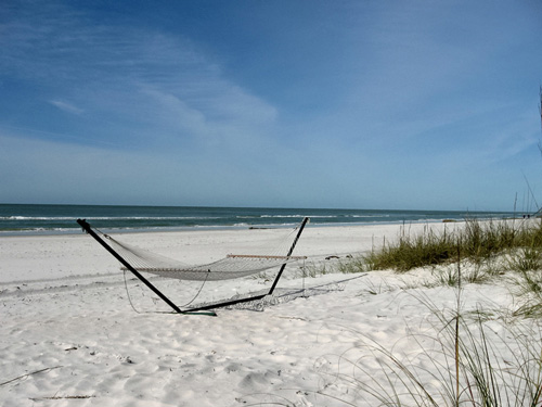 Living as a snowbird in St Petersburg FL is like living in Paradise. Living as a snowbird in St Petersburg FL is like living in Paradise.