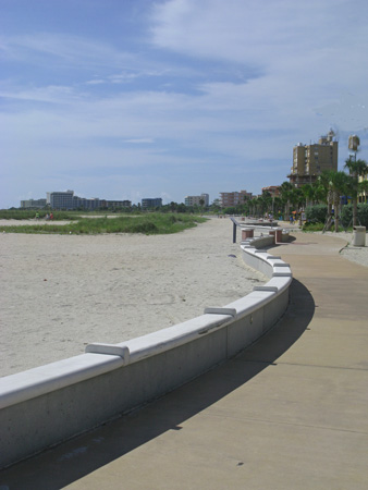 Looking north on the peaceful Treasure Island Beach Trail.